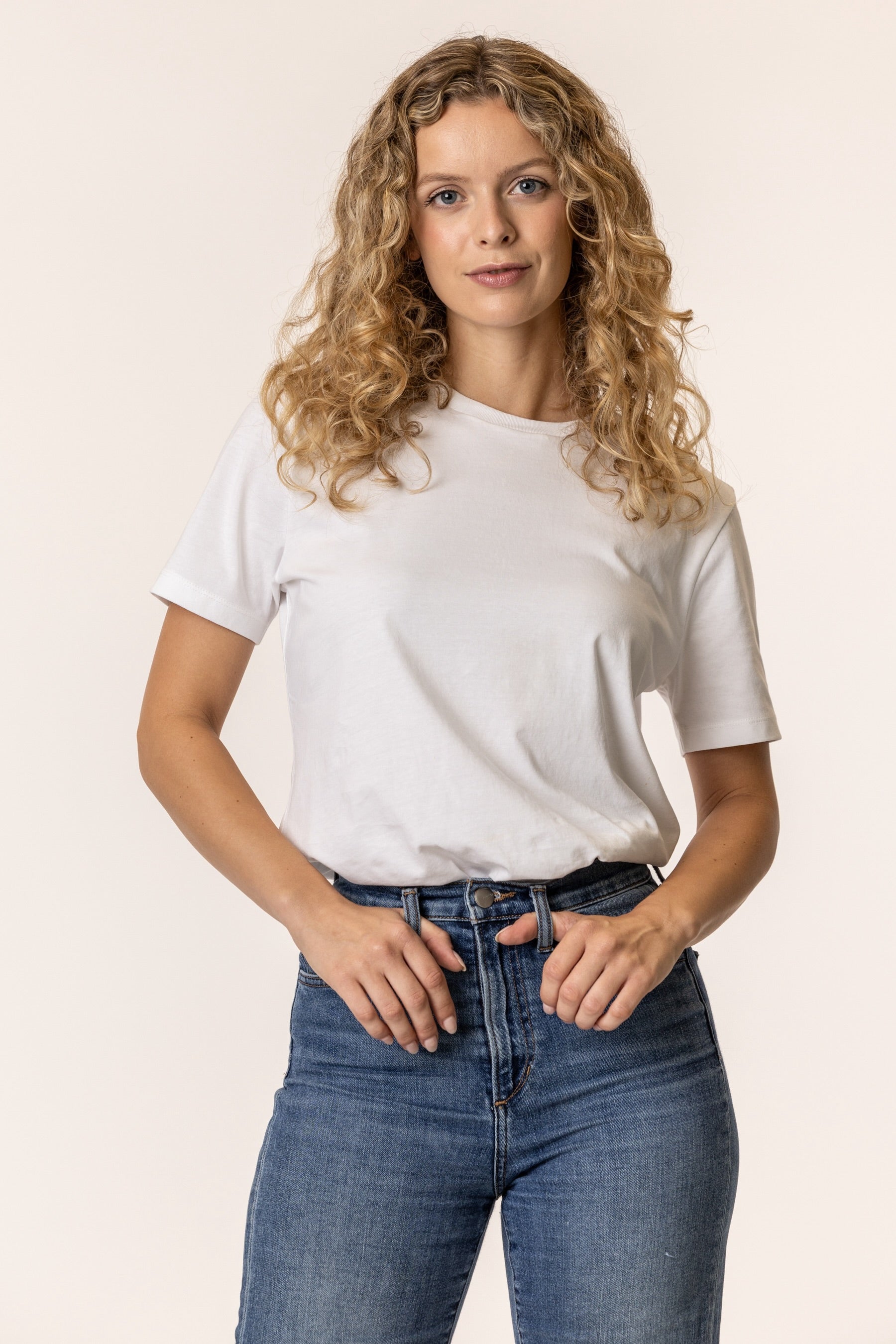 plain white tshirt for women