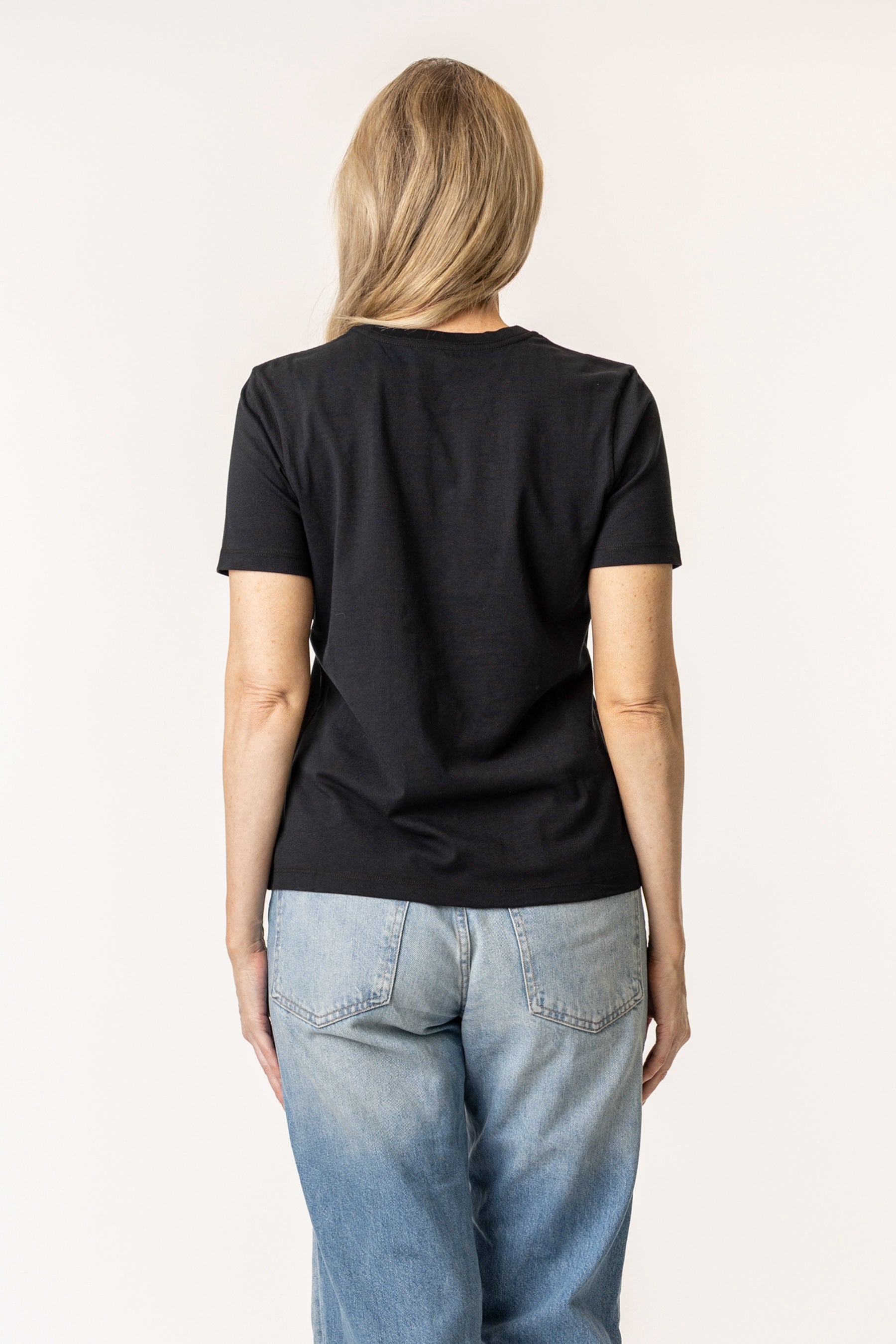 black organic cotton tshirt