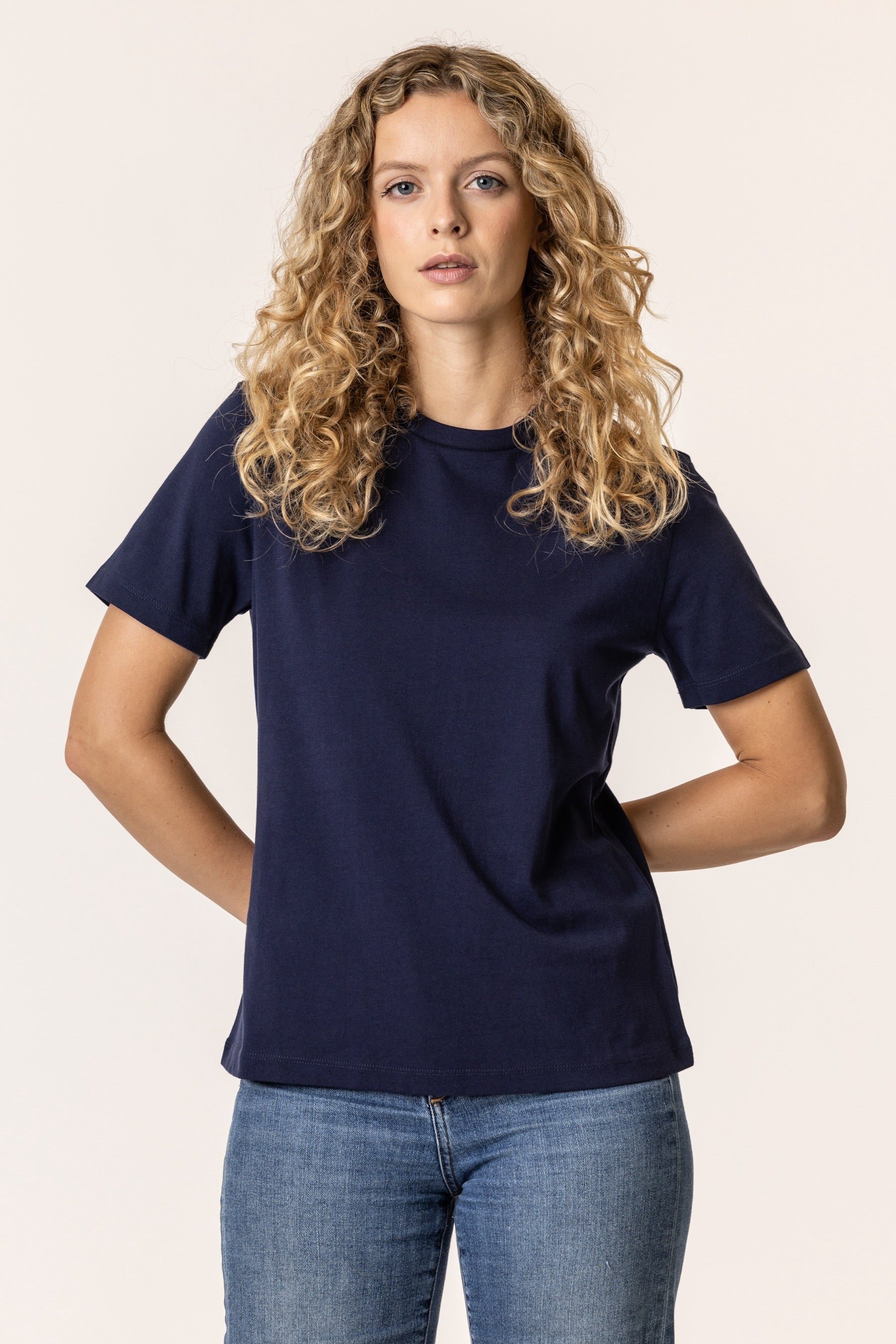 Woman wearing a navy blue t-shirt
