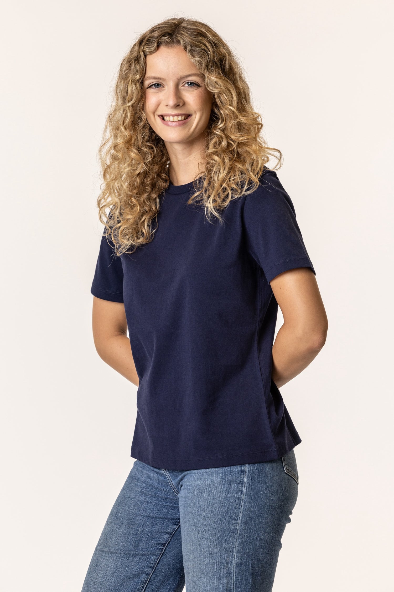 organic cotton tshirt in navy blue